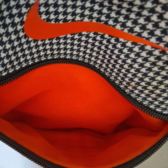 Nike Sportswear Futura 365 Mini Backpack - Picture 6 of 6